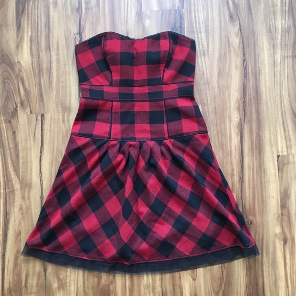 American Eagle Outfitters Dresses & Skirts - Buffalo plaid strapless dress